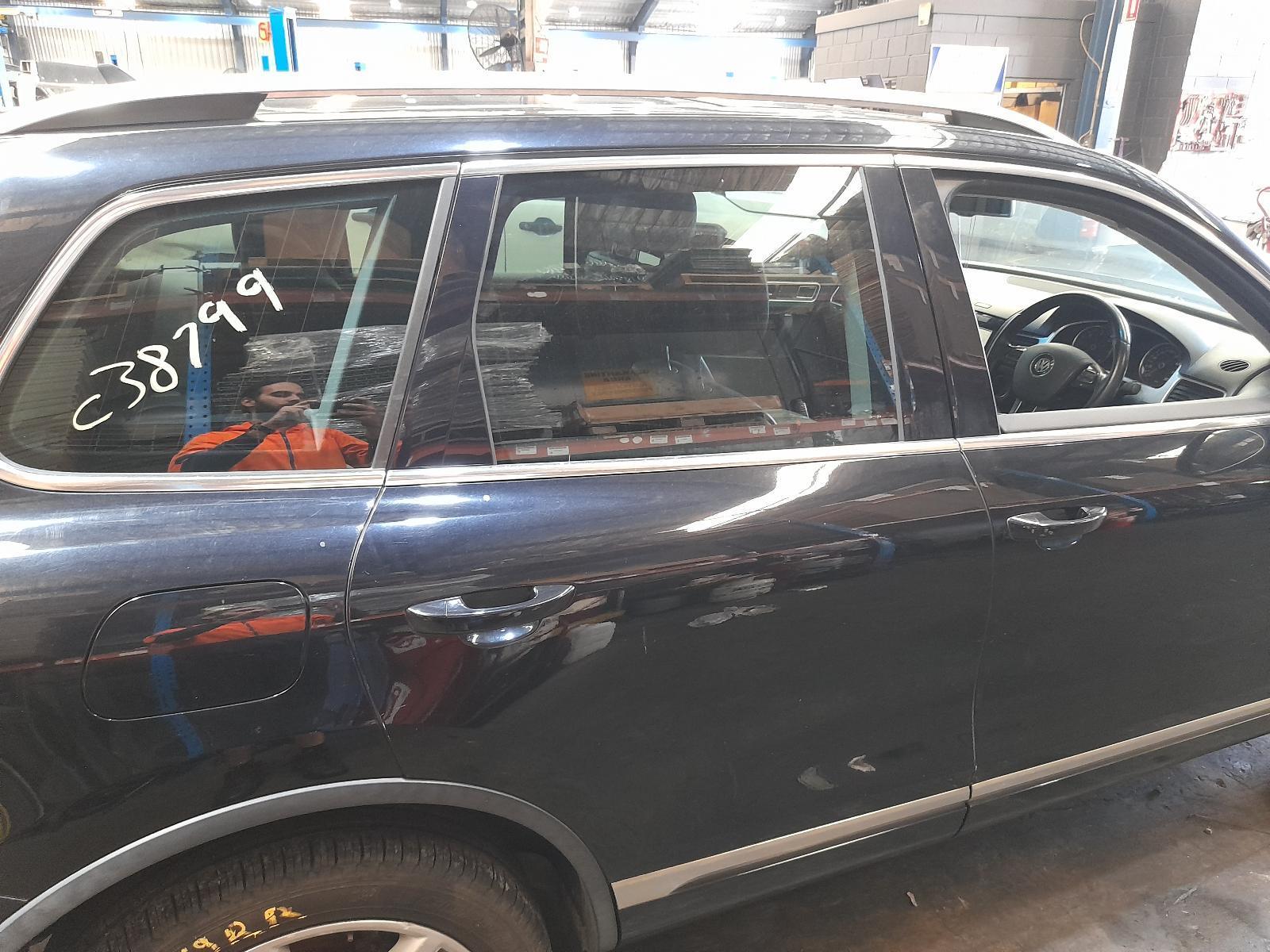 View Auto part Right Rear Door Sliding Volkswagen Touareg 2013