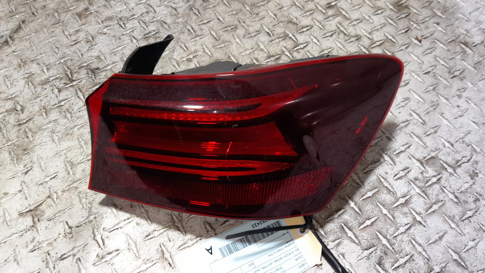 View Auto part Right Taillight Kia Cerato 2021
