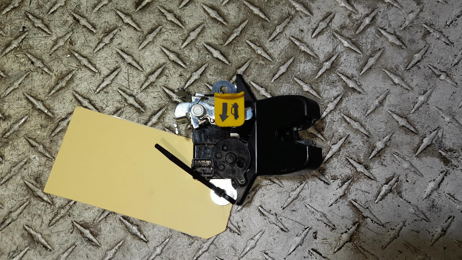 View Auto part Door/Boot/Gate Lock Kia Cerato 2021