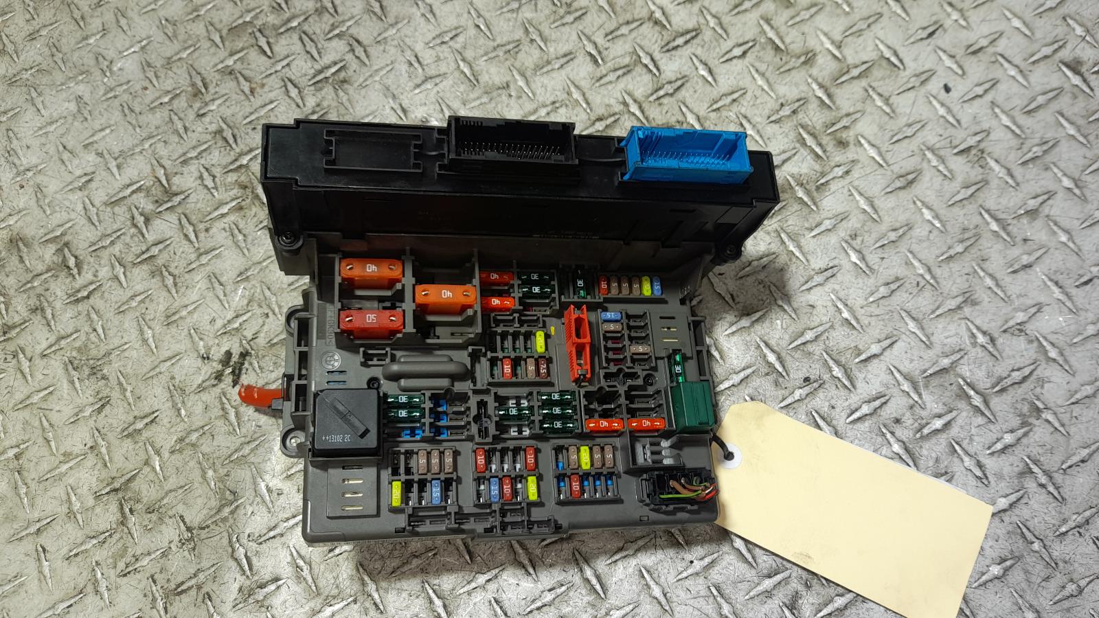 View Auto part Fuse Box Bmw 1 Series 2013
