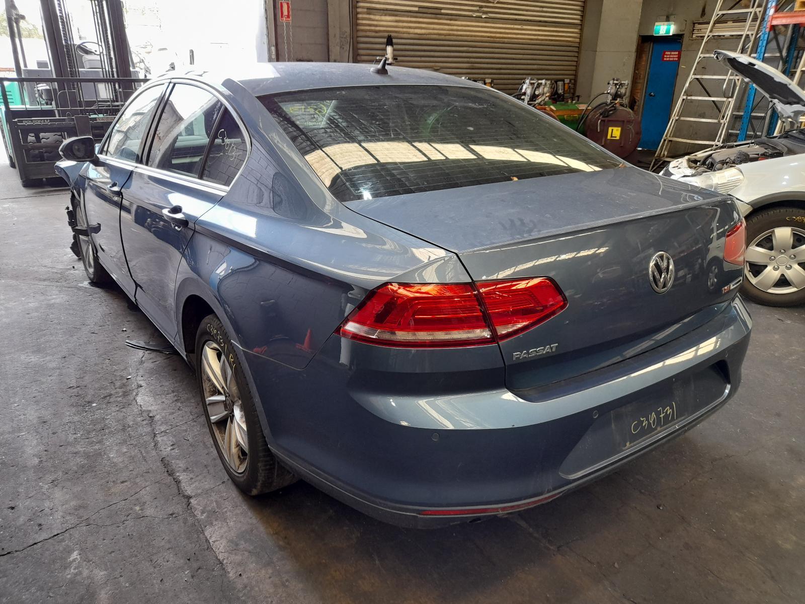 View Auto part Trans/Gearbox Volkswagen Passat 2015