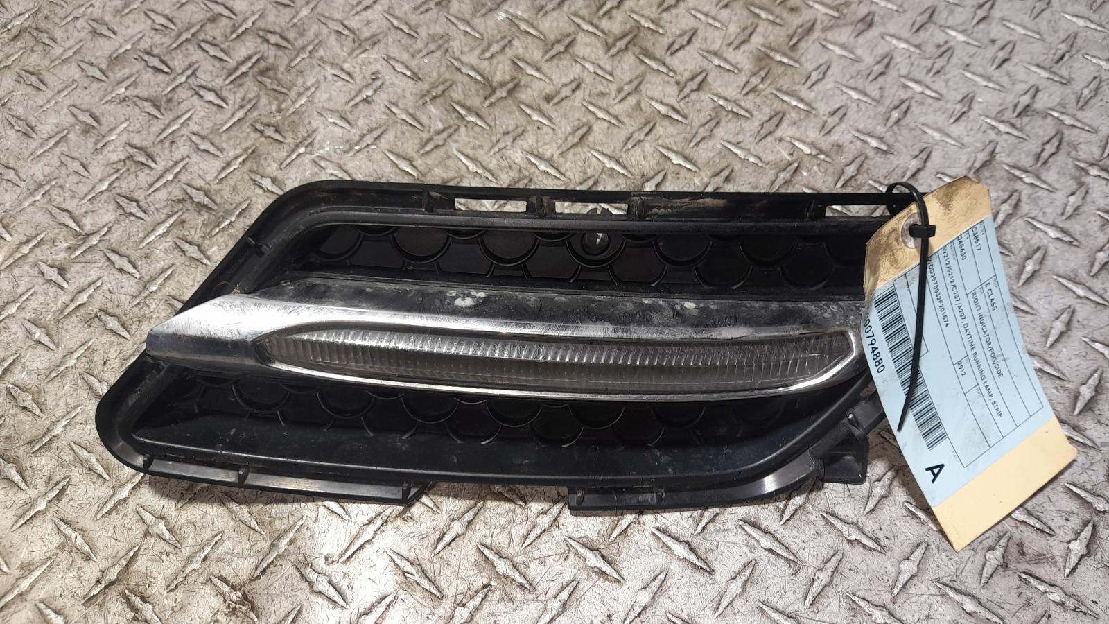 View Auto part Right Indicator/Fog/Side Mercedes E Class 2012