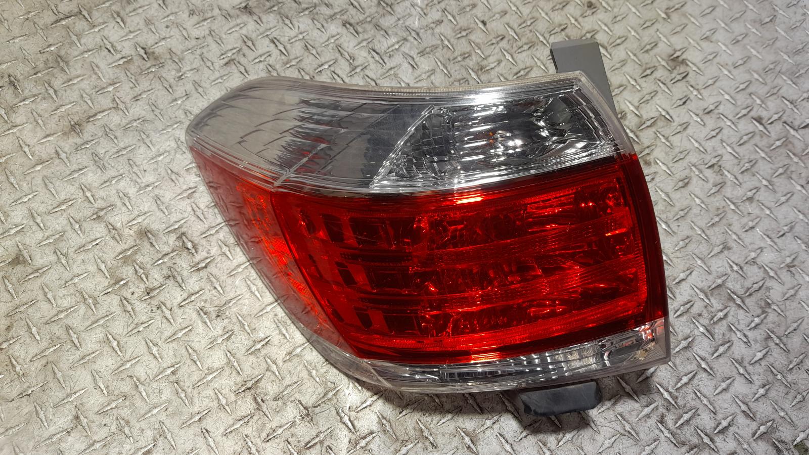 View Auto part Left Taillight Toyota Kluger 2012
