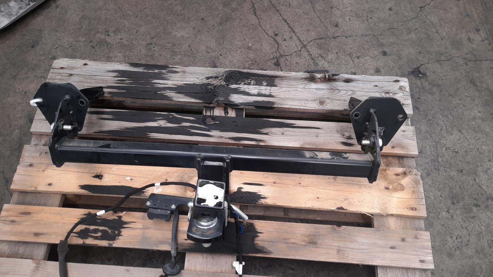 View Auto part Towbar Subaru Forester 2016