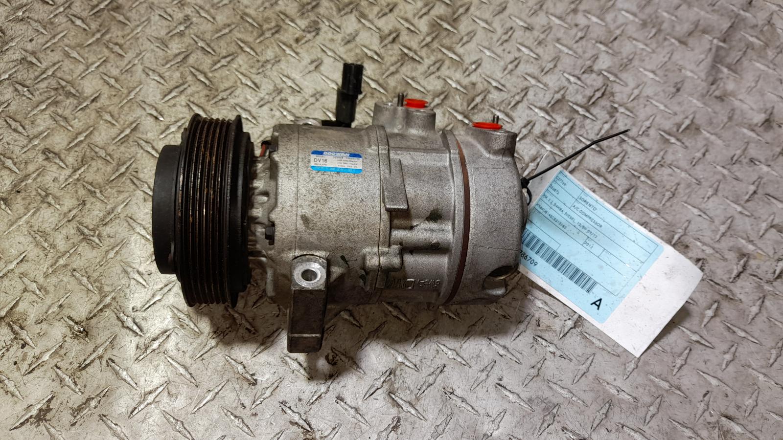 View Auto part A/C Compressor Kia Sorento 2012