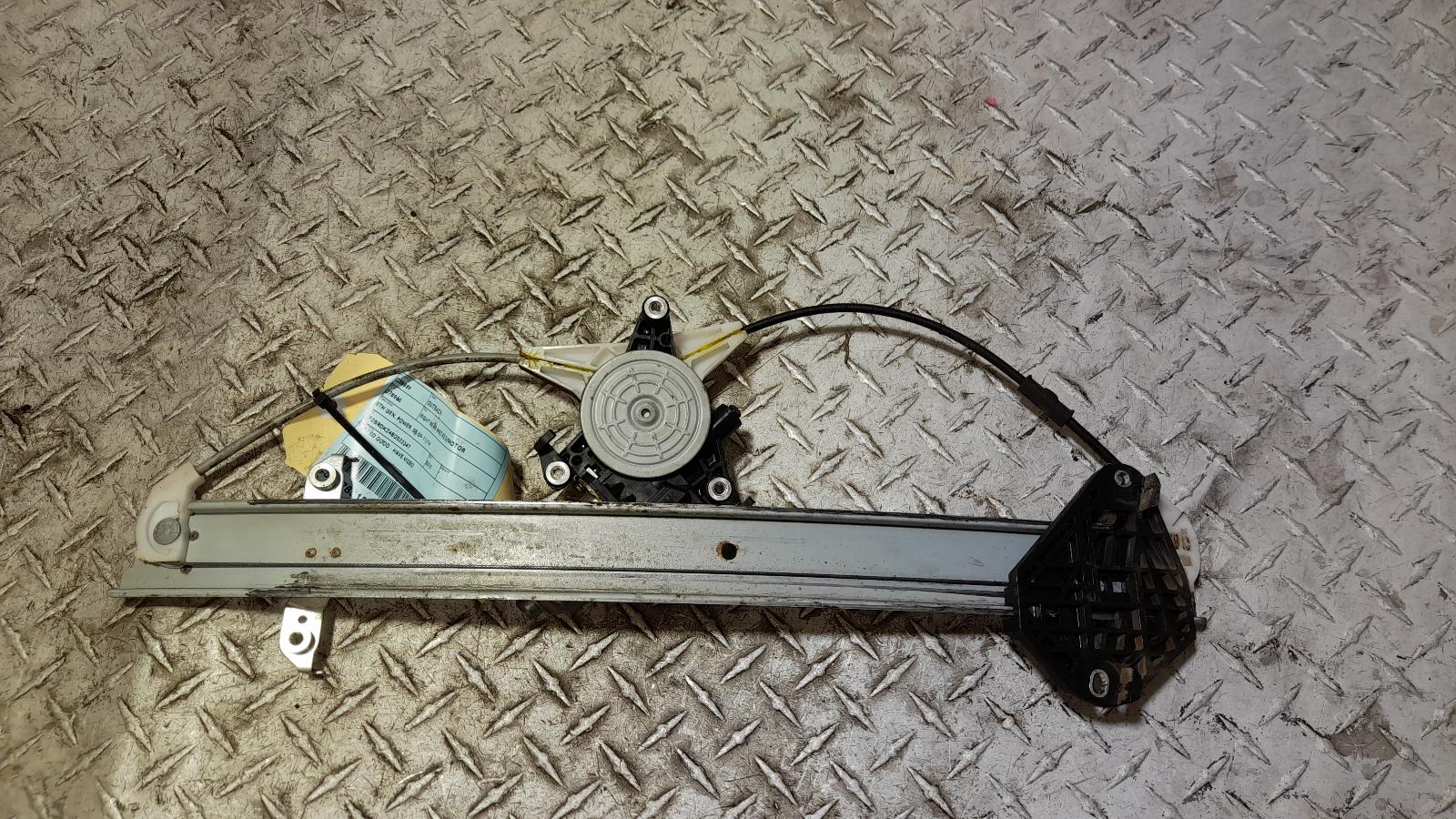 View Auto part Right Rear Wnd Reg/Motor Subaru Outback 2010