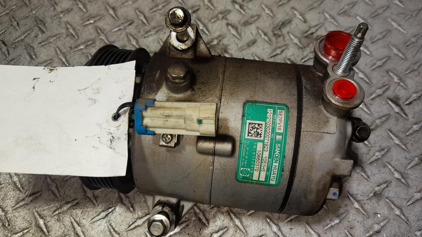 View Auto part A/C Compressor Mg Hs 2021