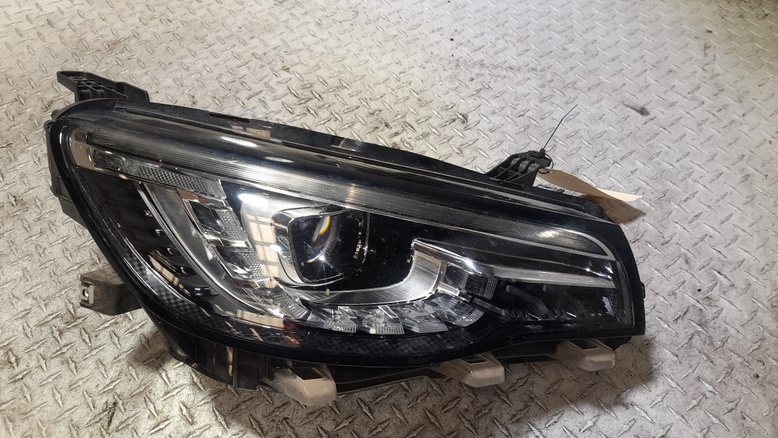View Auto part Right Headlamp Mg Hs 2021