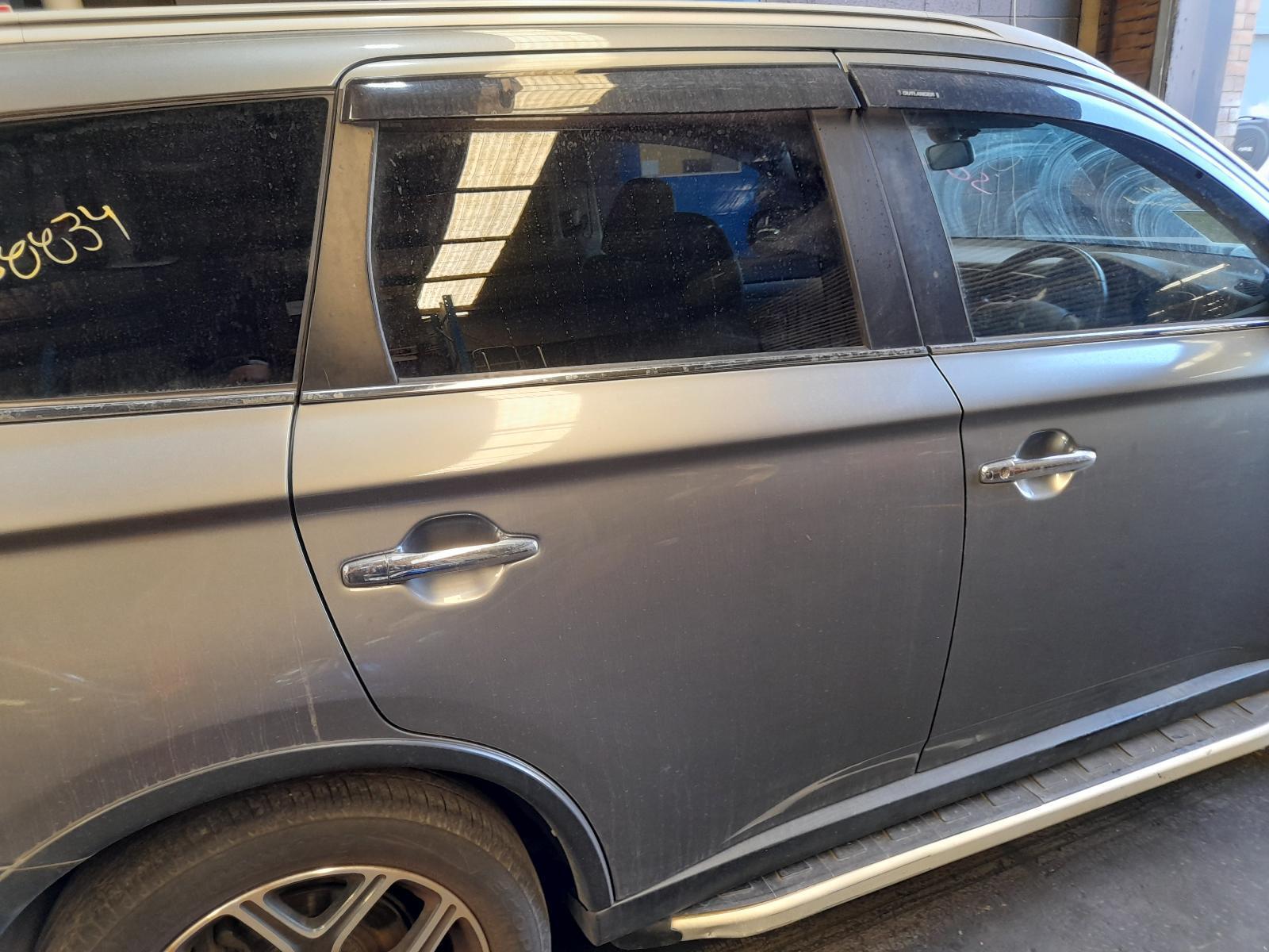 View Auto part Right Rear Door Sliding Mitsubishi Outlander 2014