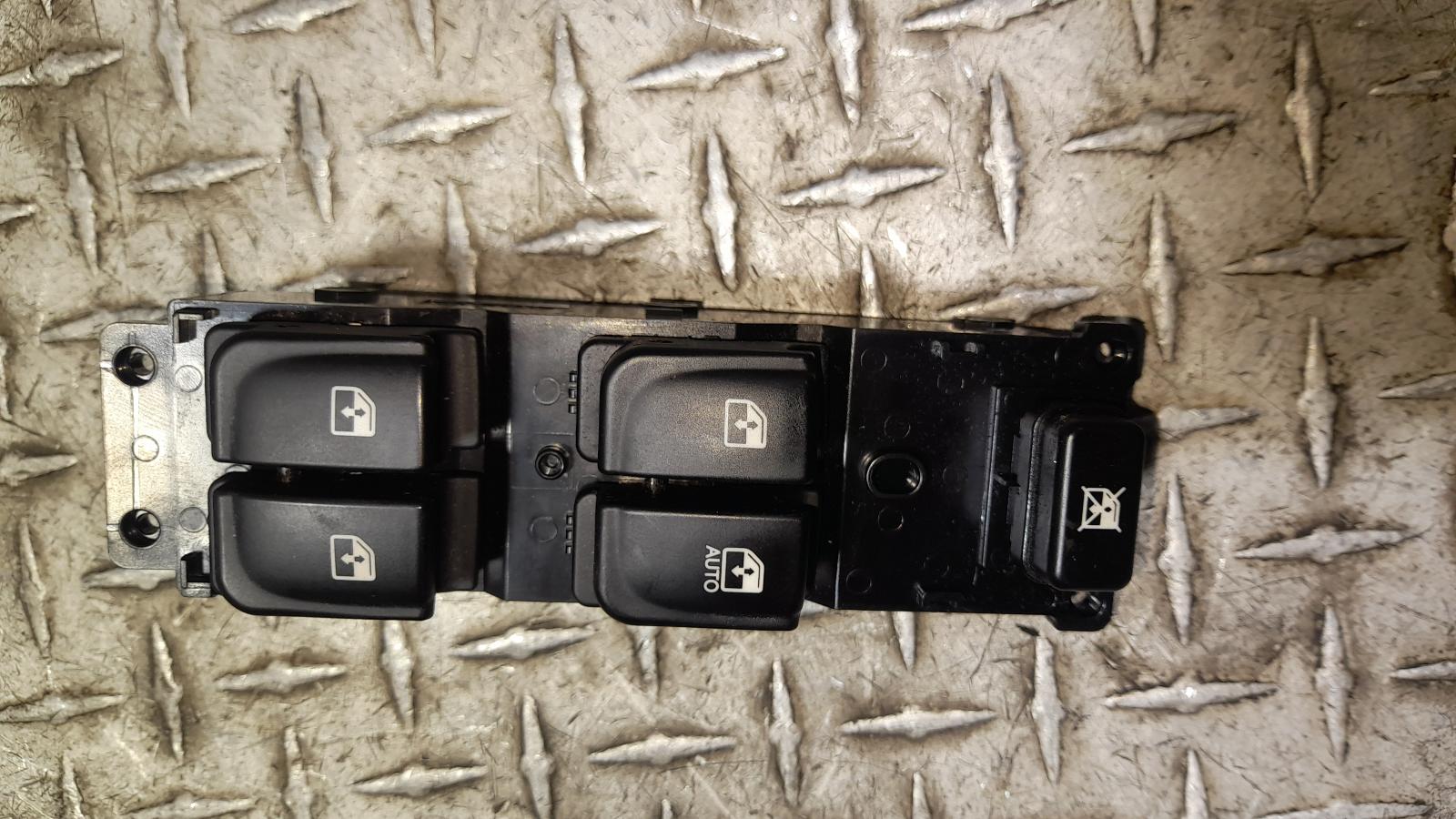 View Auto part Pwr Dr Wind Switch Hyundai I20 2012