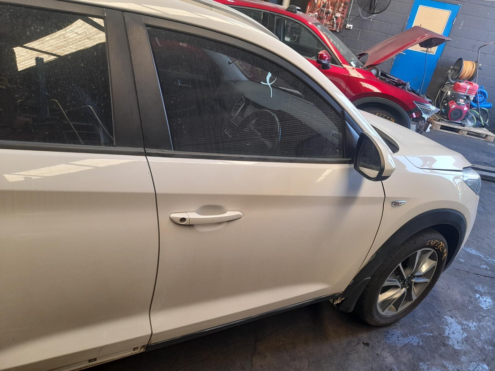 View Auto part Right Front Door Hyundai Tucson 2017