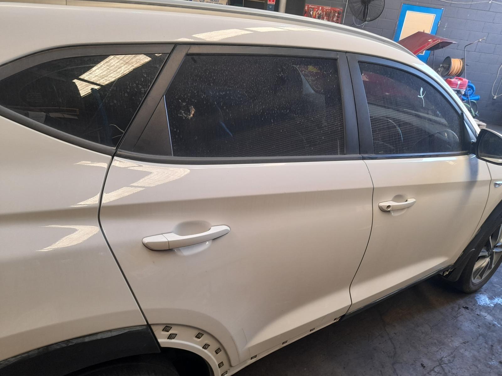 View Auto part Right Rear Door Sliding Hyundai Tucson 2017