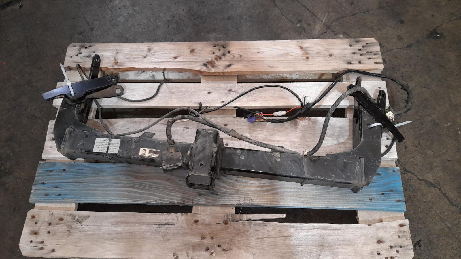 View Auto part Towbar Jeep Grandcherokee 2018