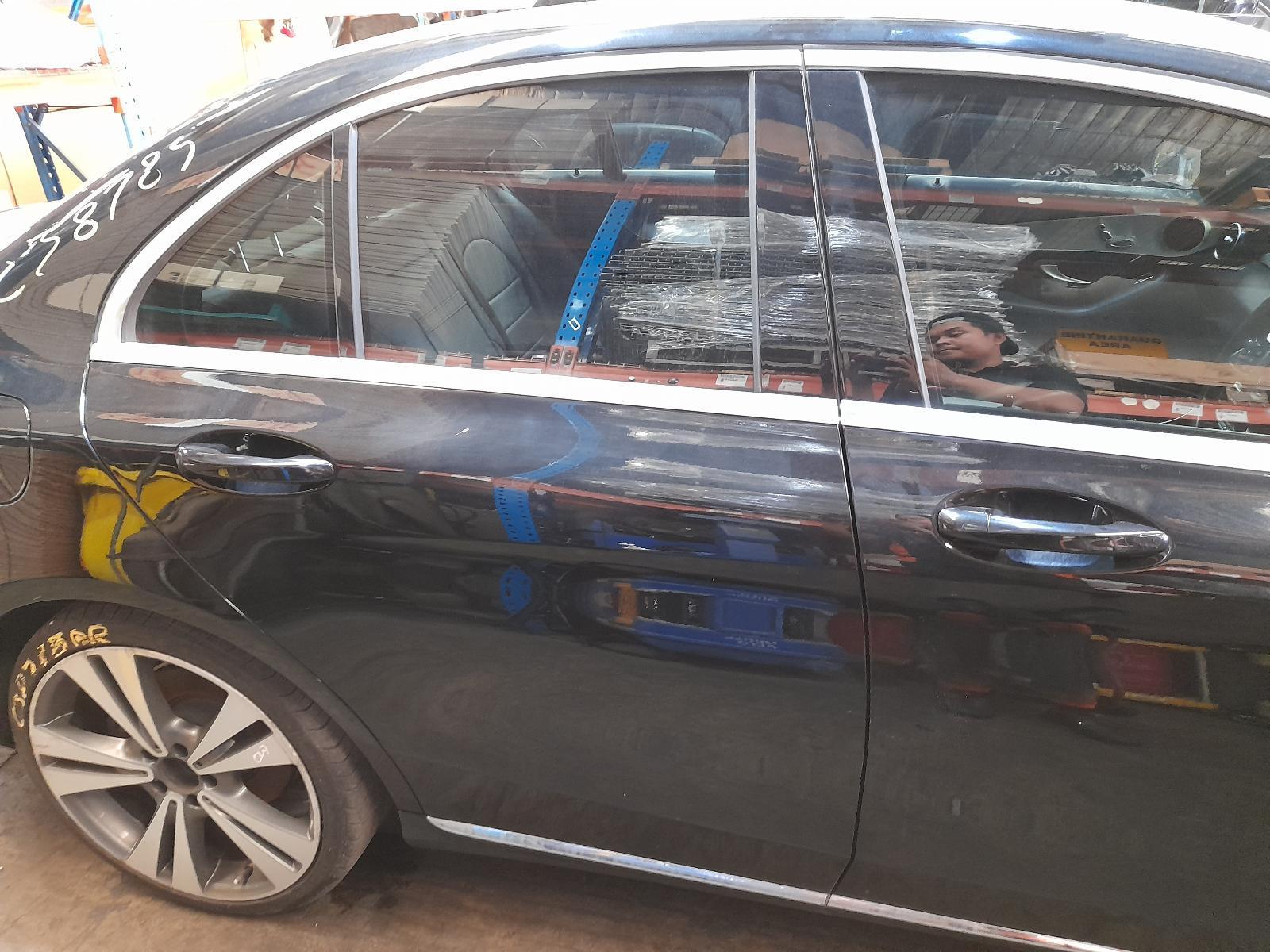 View Auto part Right Rear Door Sliding Mercedes C Class 2018