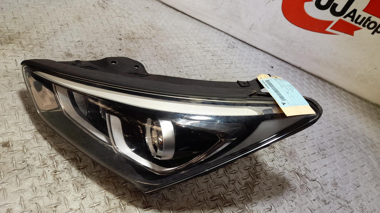 View Auto part Left Headlamp Hyundai Santa Fe 2016