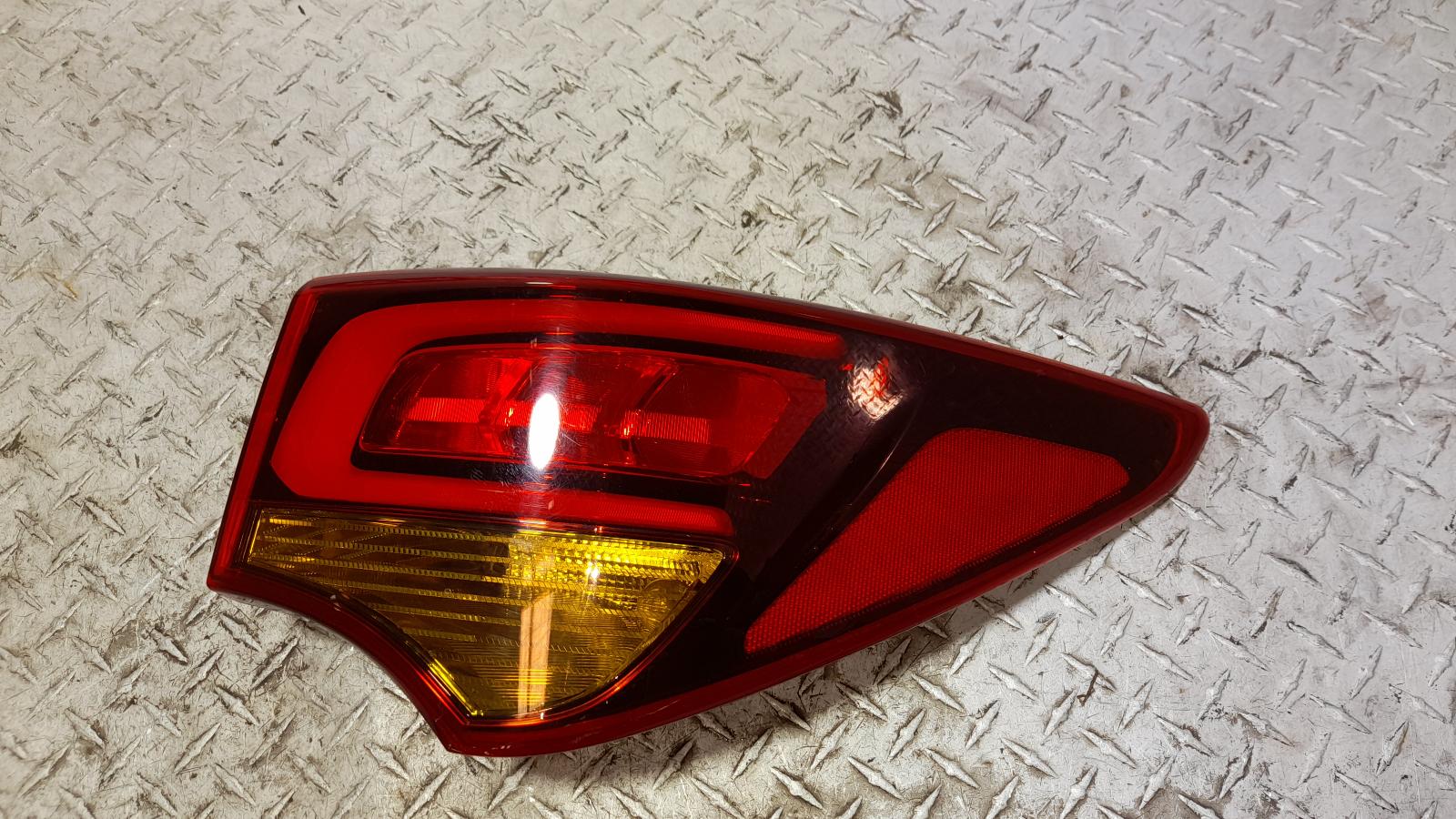 View Auto part Right Taillight Hyundai Santa Fe 2016