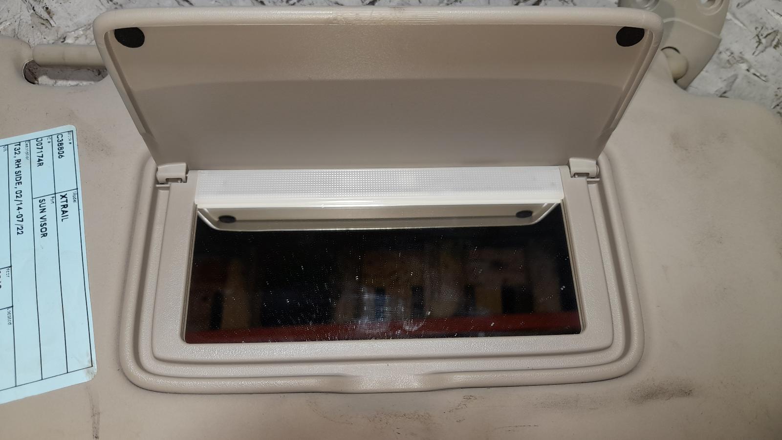 View Auto part Sunvisor Nissan Xtrail 2018