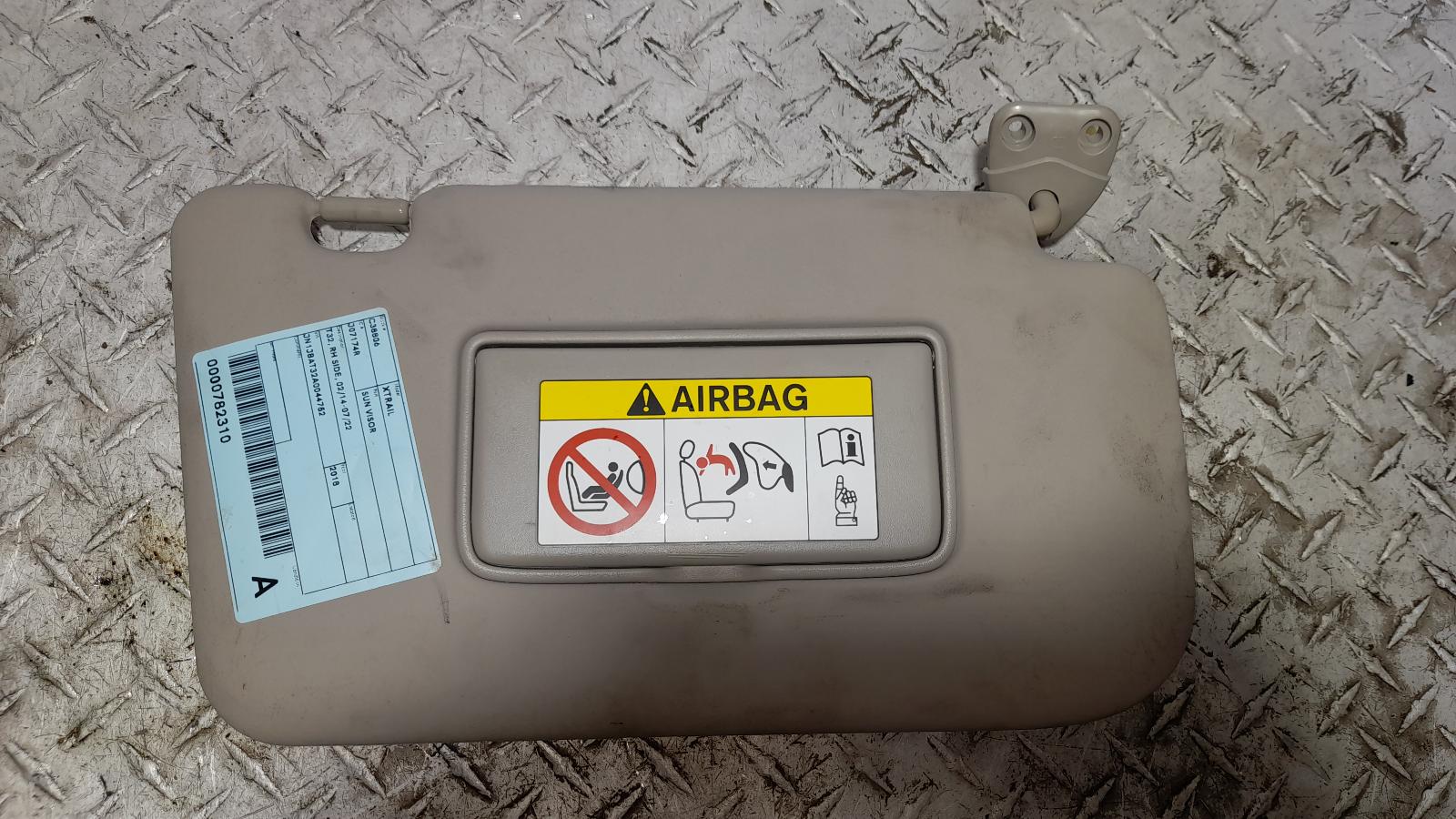 View Auto part Sunvisor Nissan Xtrail 2018