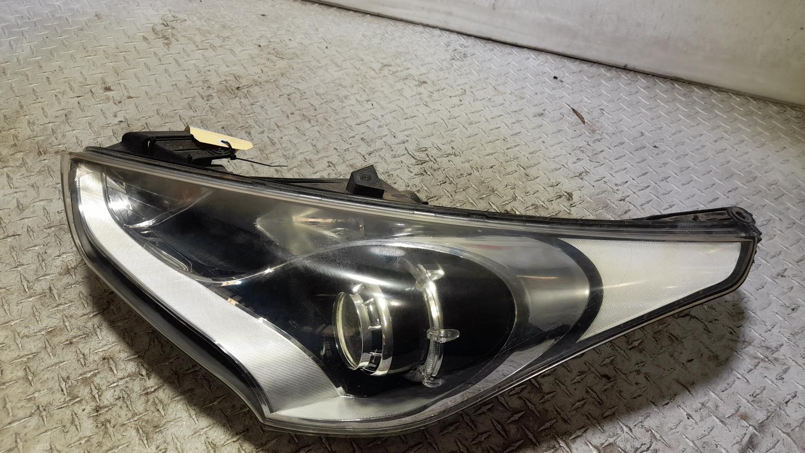 View Auto part Left Headlamp Hyundai Veloster 2014