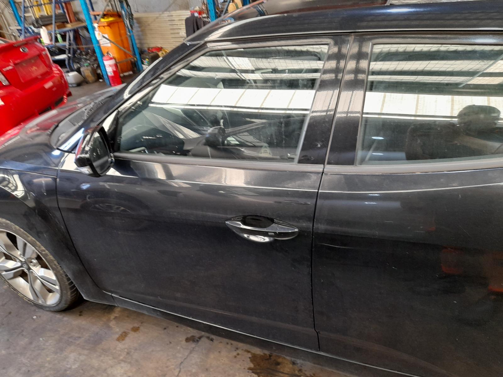 View Auto part Left Front Door Hyundai Veloster 2014