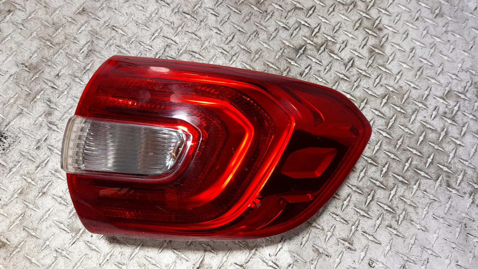 View Auto part Right Taillight Ford Everest 2019
