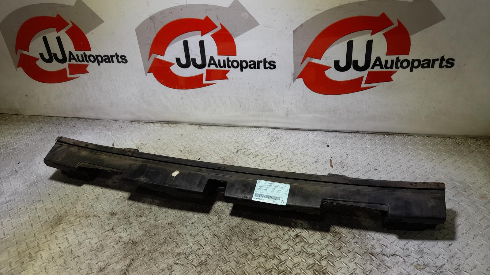 View Auto part R/Bar Bracket/Reinfo Volkswagen Transporter 2013