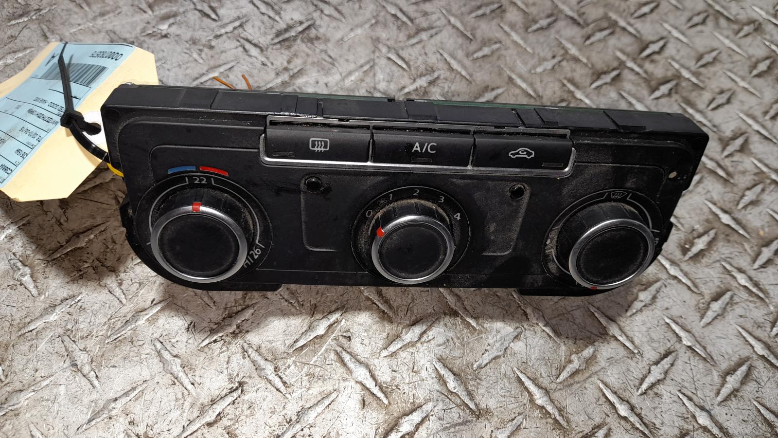 View Auto part Heater/Ac Controls Volkswagen Transporter 2013