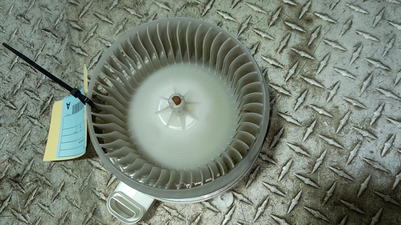 View Auto part Heater Fan Motor Lexus Ct200h 2011