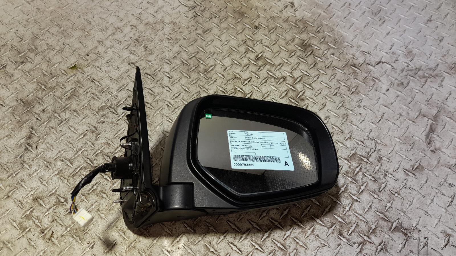 View Auto part Right Door Mirror Mitsubishi Triton 2017