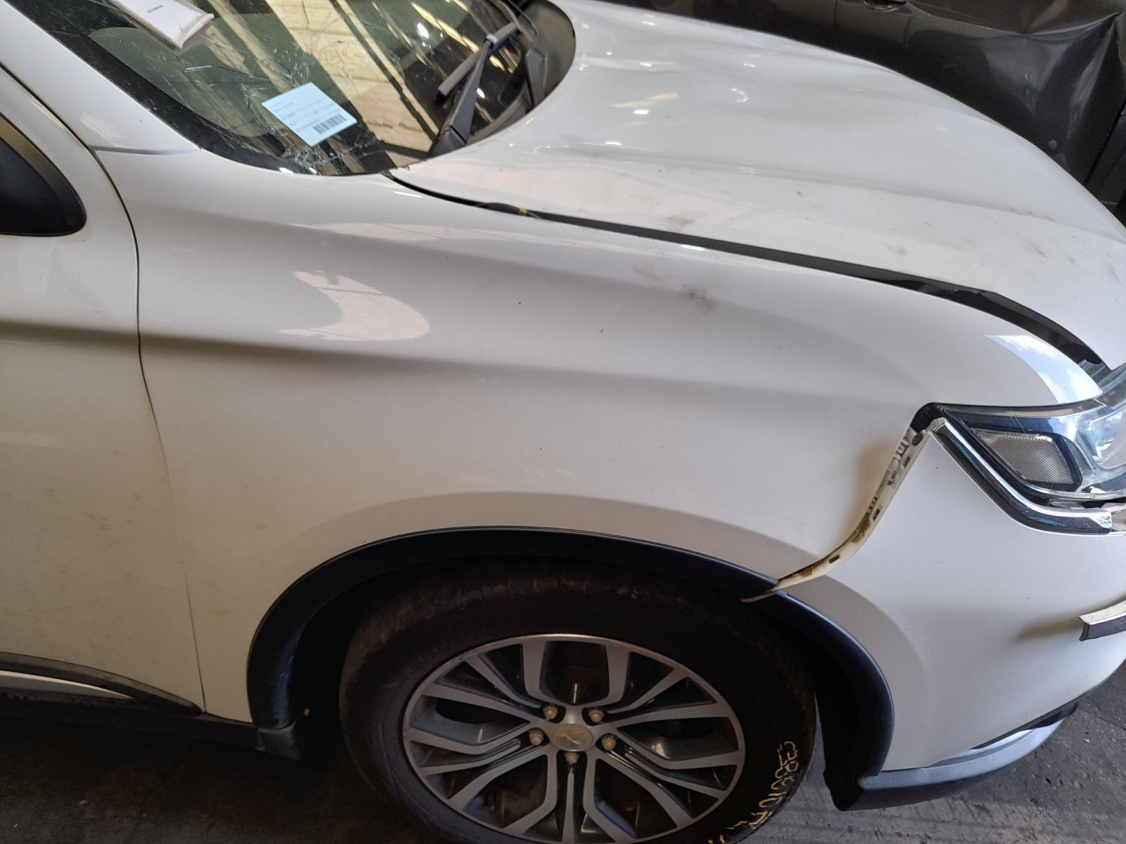 View Auto part Right Guard Mitsubishi Outlander 2016