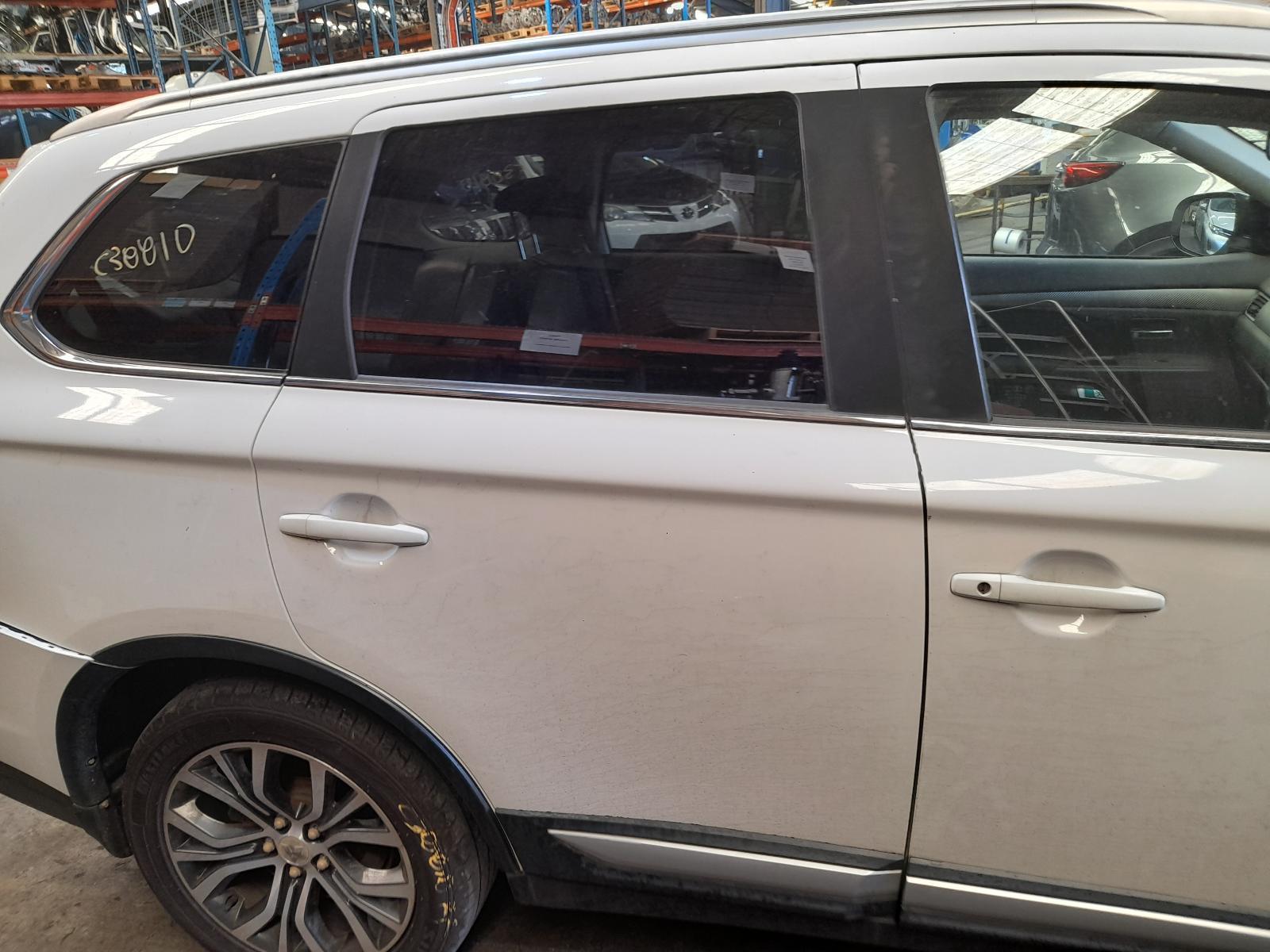 View Auto part Right Rear Door Sliding Mitsubishi Outlander 2016