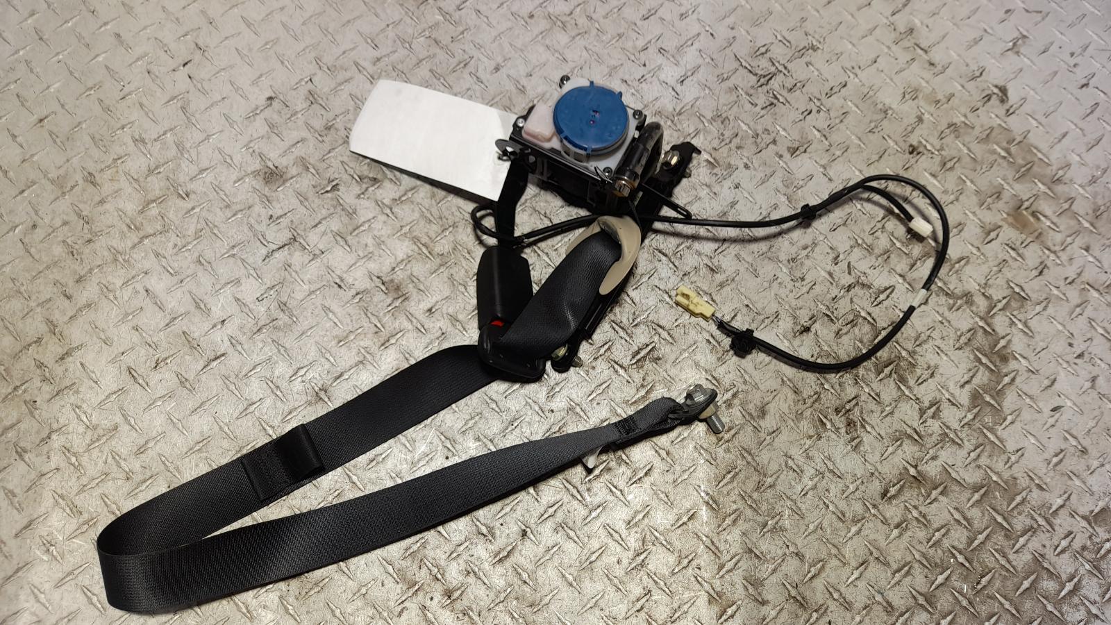 View Auto part Seatbelt/Stalk Mitsubishi Outlander 2016