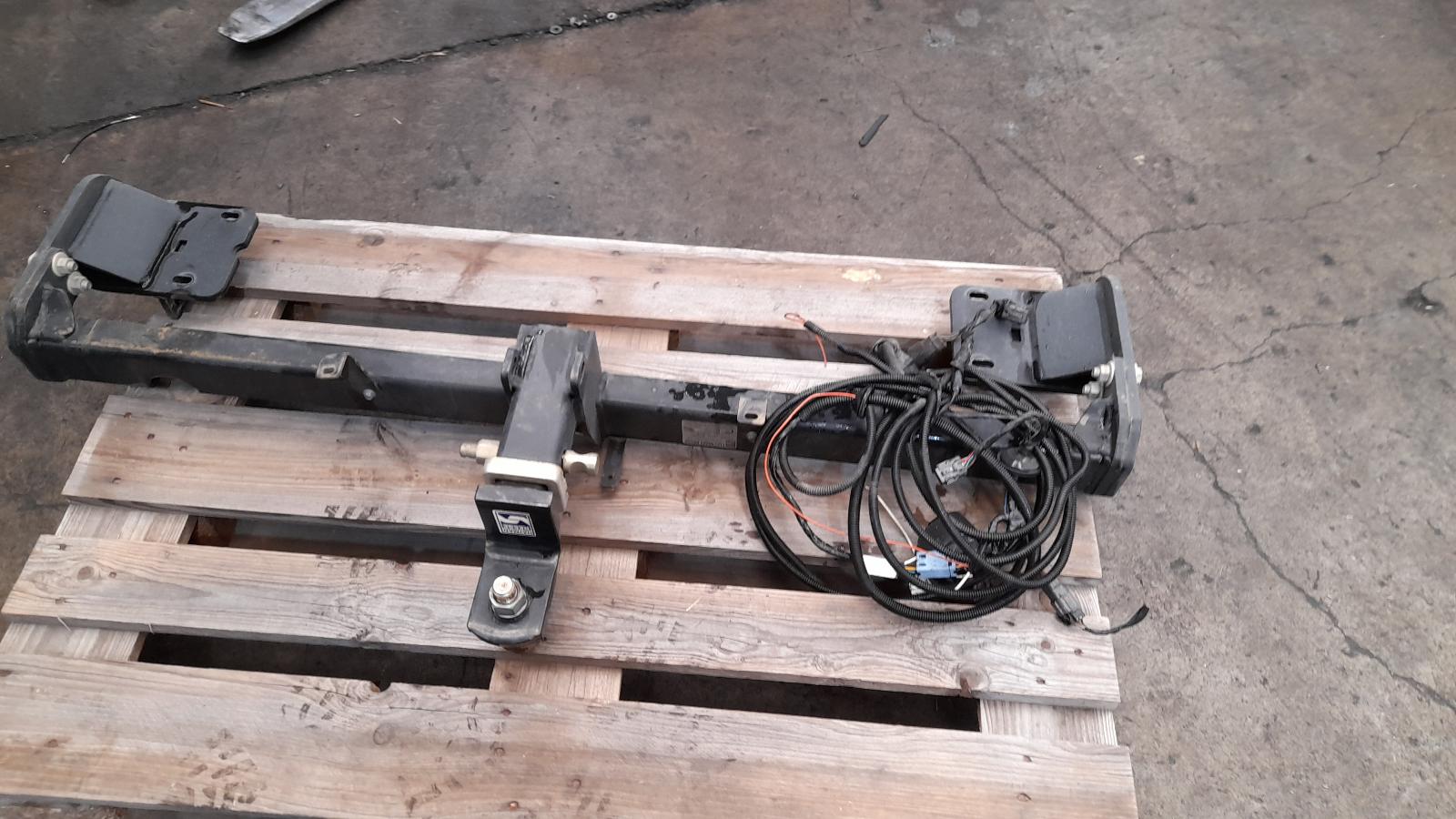 View Auto part Towbar Hyundai Tucson 2016