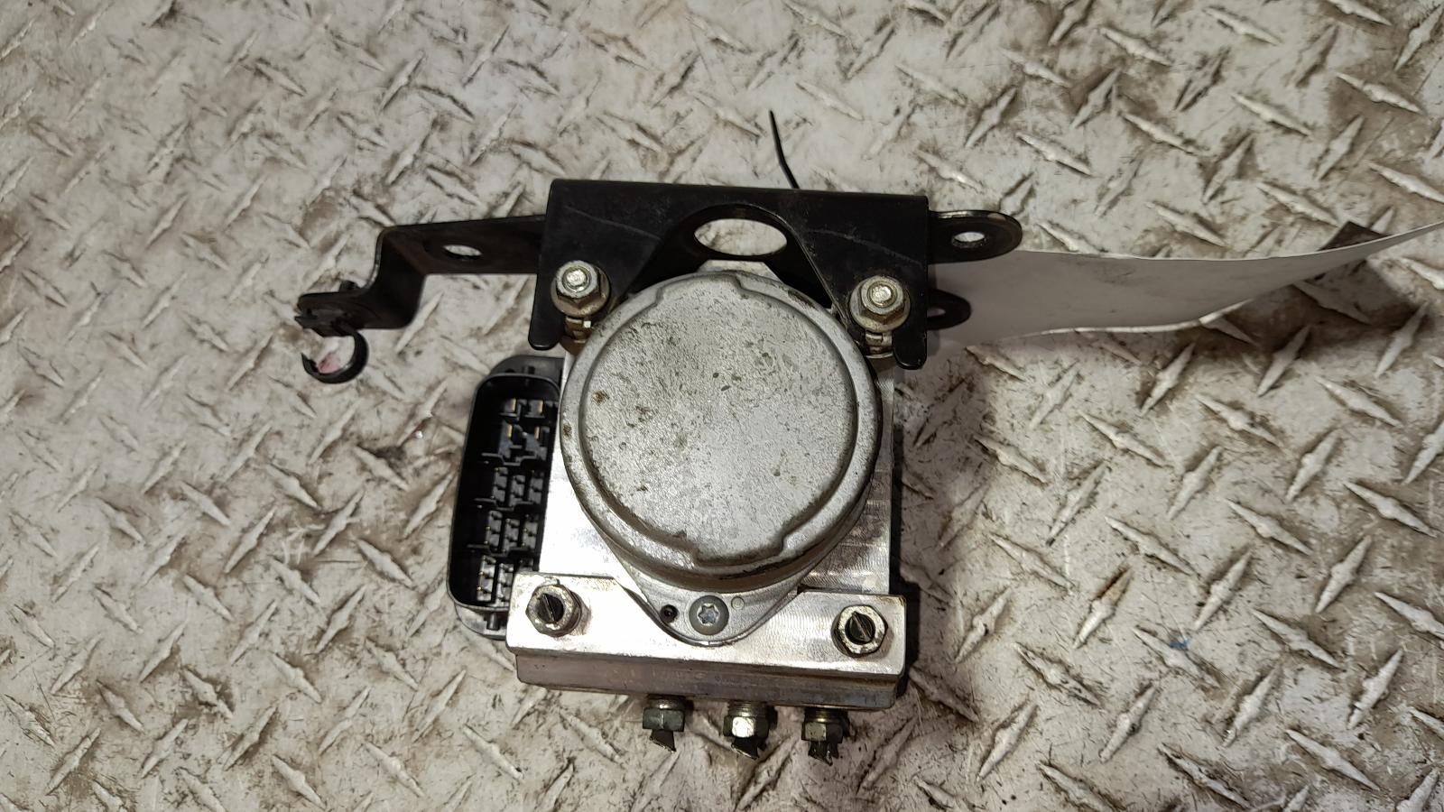 View Auto part Abs Pump/Modulator Toyota Hilux 2015