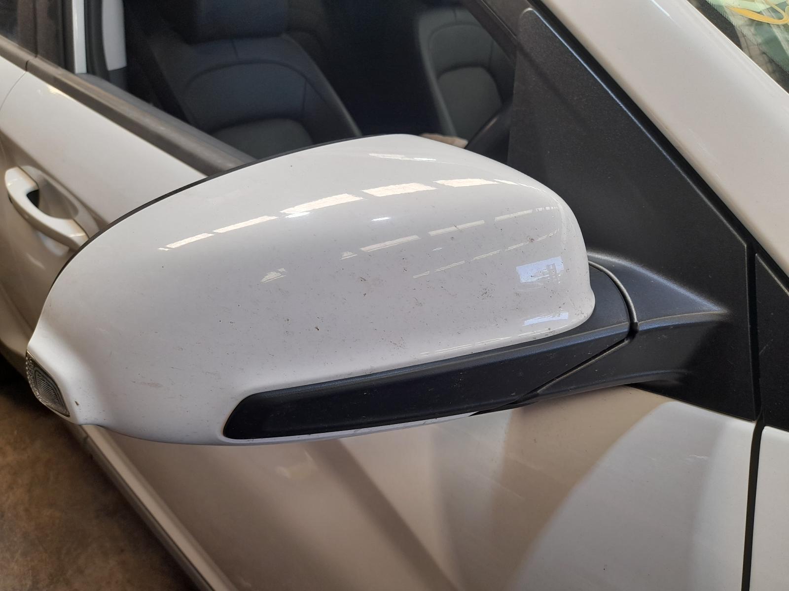 View Auto part Right Door Mirror Hyundai Kona 2021