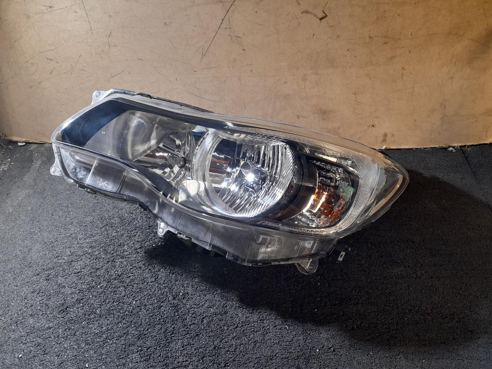 View Auto part Left Headlamp Subaru Xv 2014