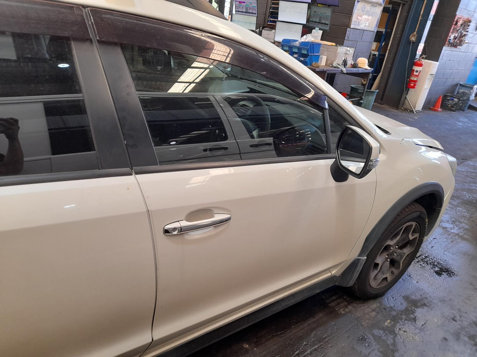 View Auto part Right Front Door Window Subaru Xv 2014