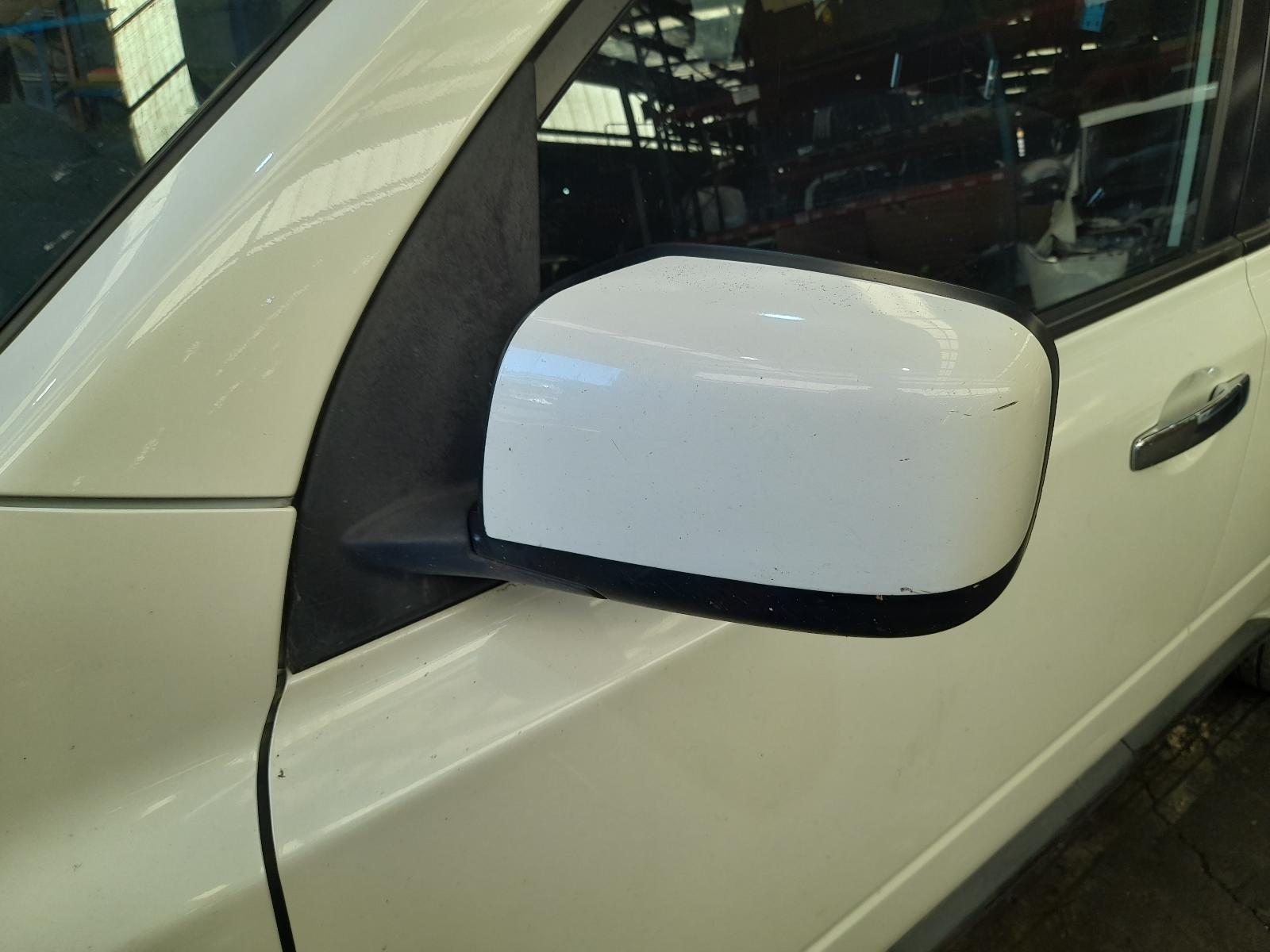 View Auto part Left Door Mirror Nissan Xtrail 2013