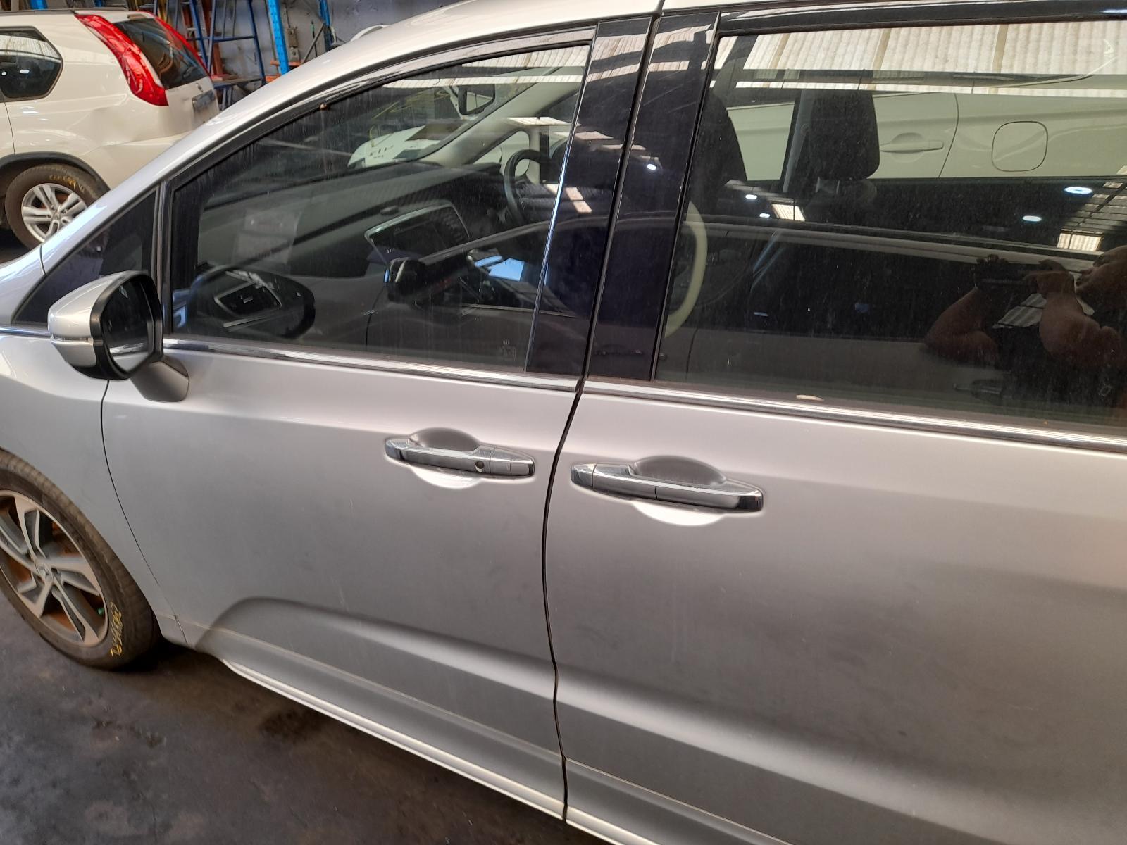 View Auto part Left Front Door Window Honda Odyssey 2016