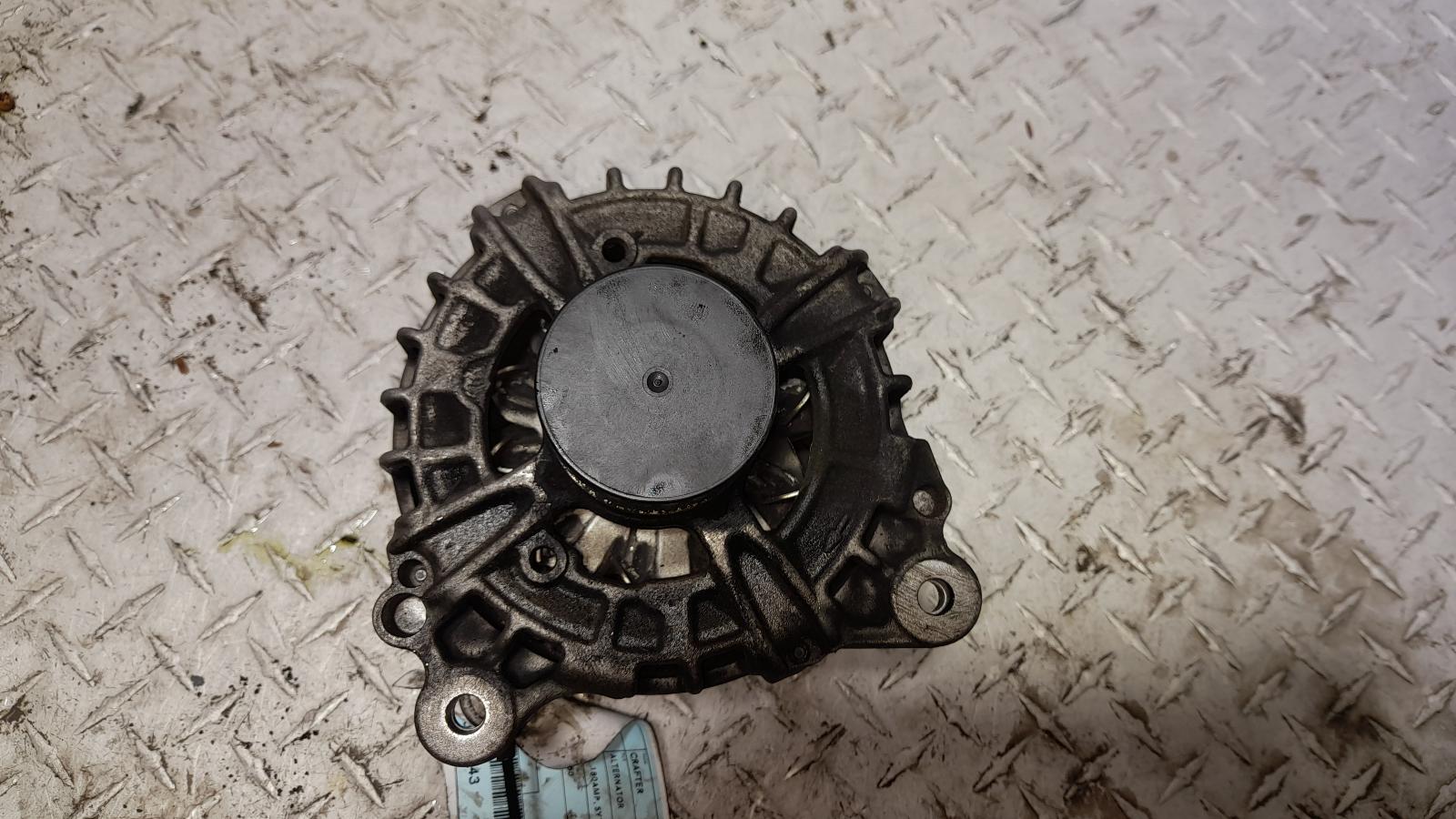 View Auto part Alternator Volkswagen Crafter 2022