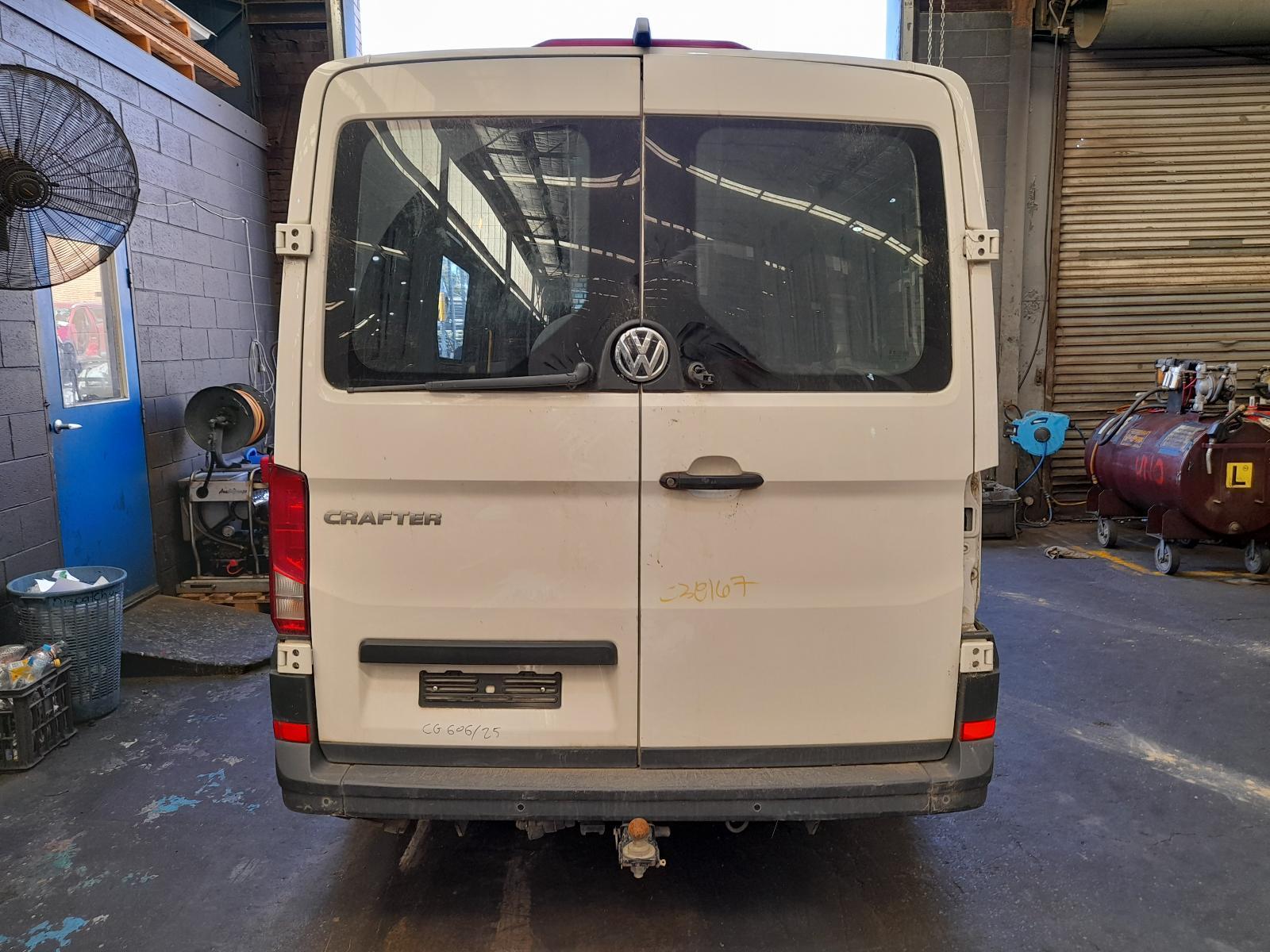 View Auto part Rear/Tailgate Glass Volkswagen Crafter 2022