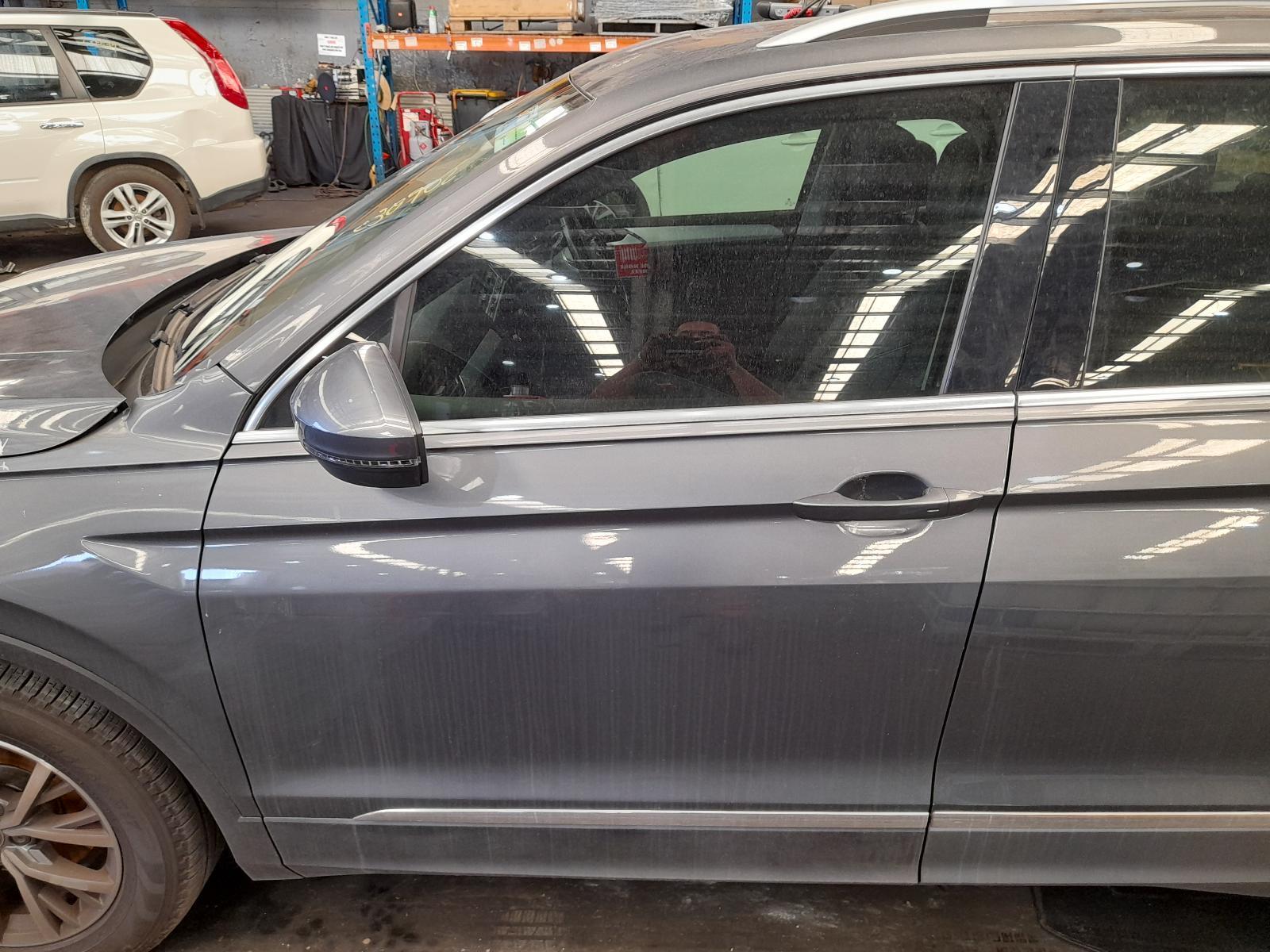 View Auto part Left Front Door Volkswagen Tiguan 2017