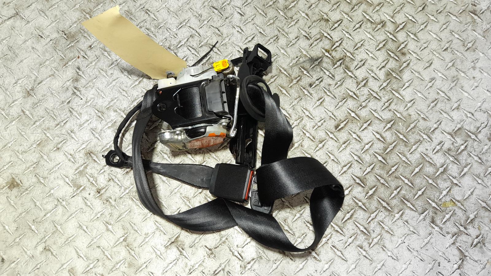 View Auto part Seatbelt/Stalk Volkswagen Tiguan 2017