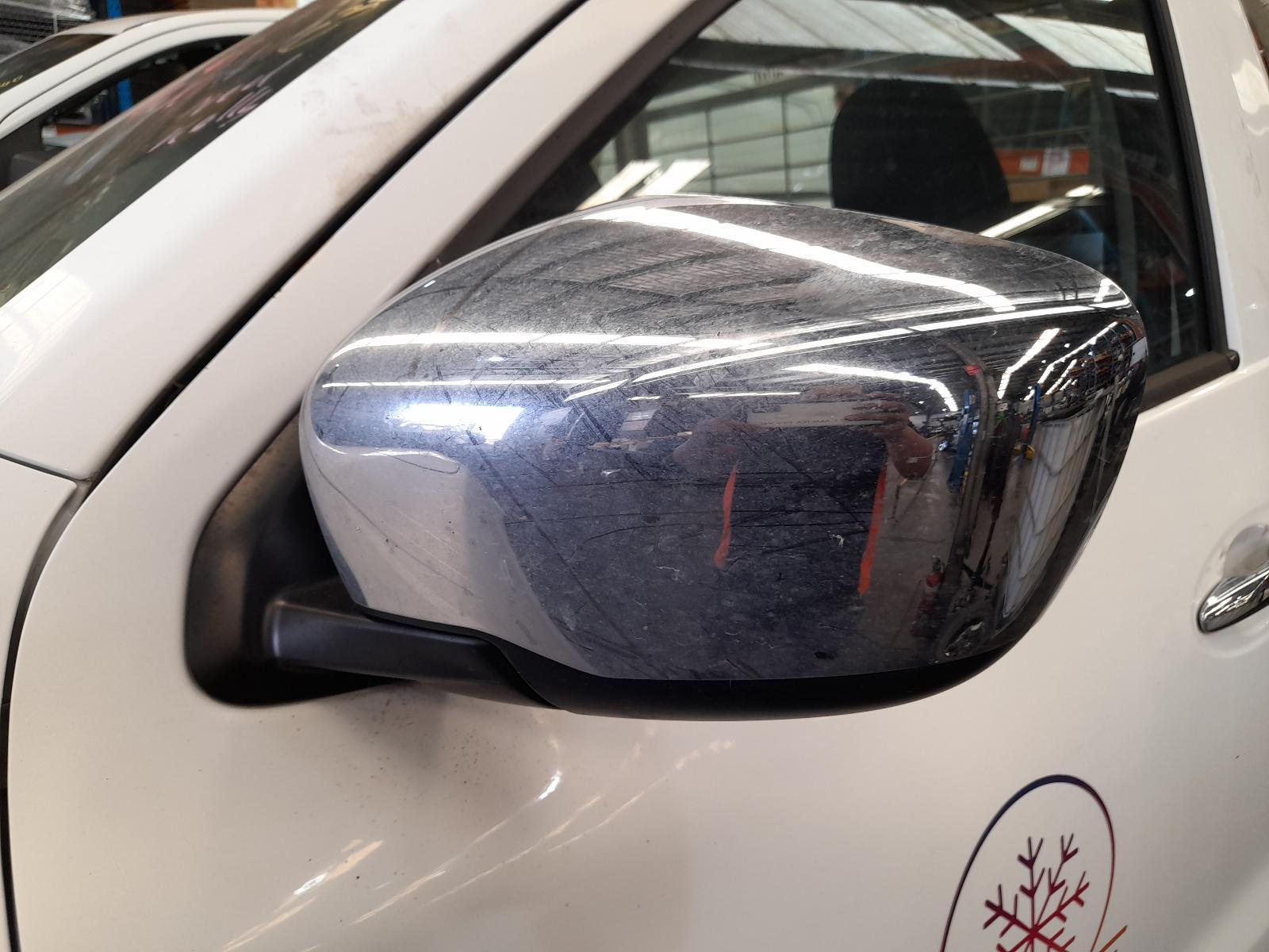 View Auto part Left Door Mirror Nissan Navara 2020