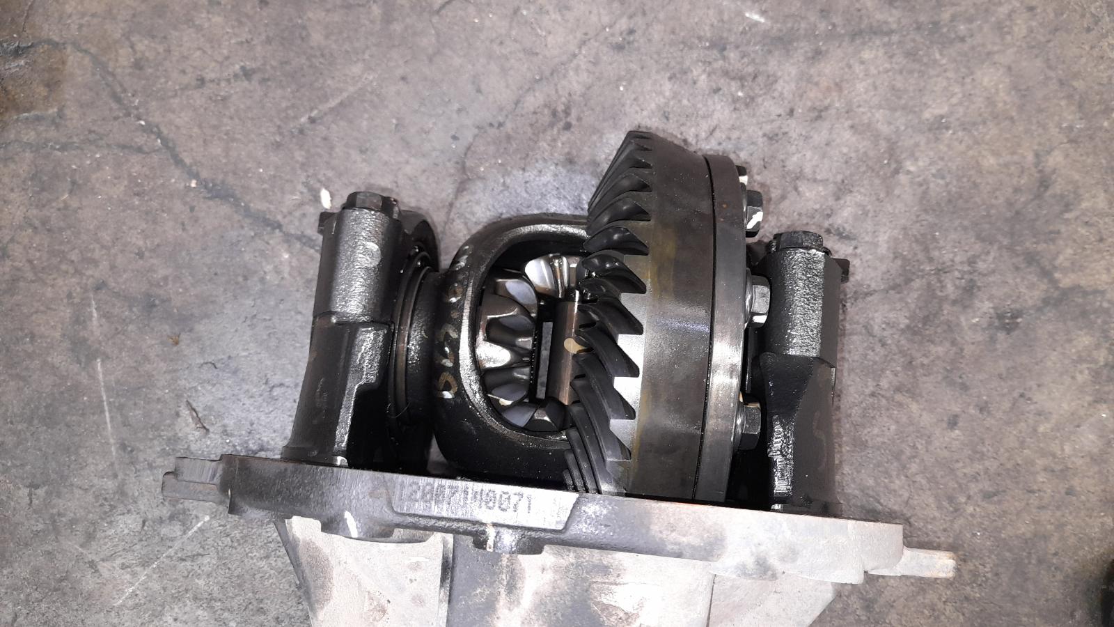 View Auto part Differential Centre Nissan Navara 2020