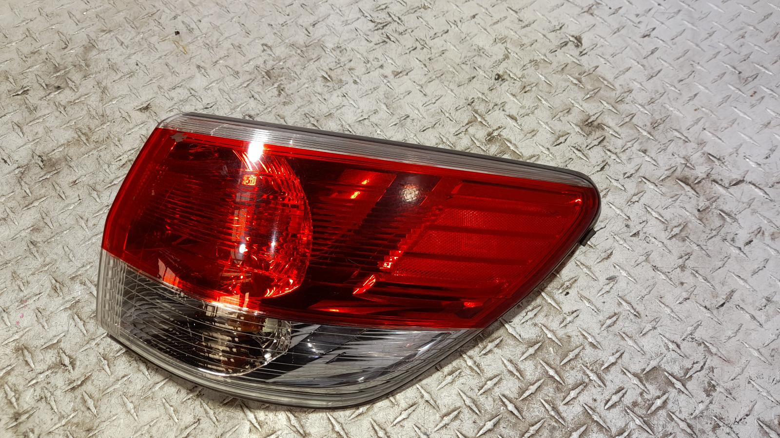 View Auto part Right Taillight Nissan Pathfinder 2015
