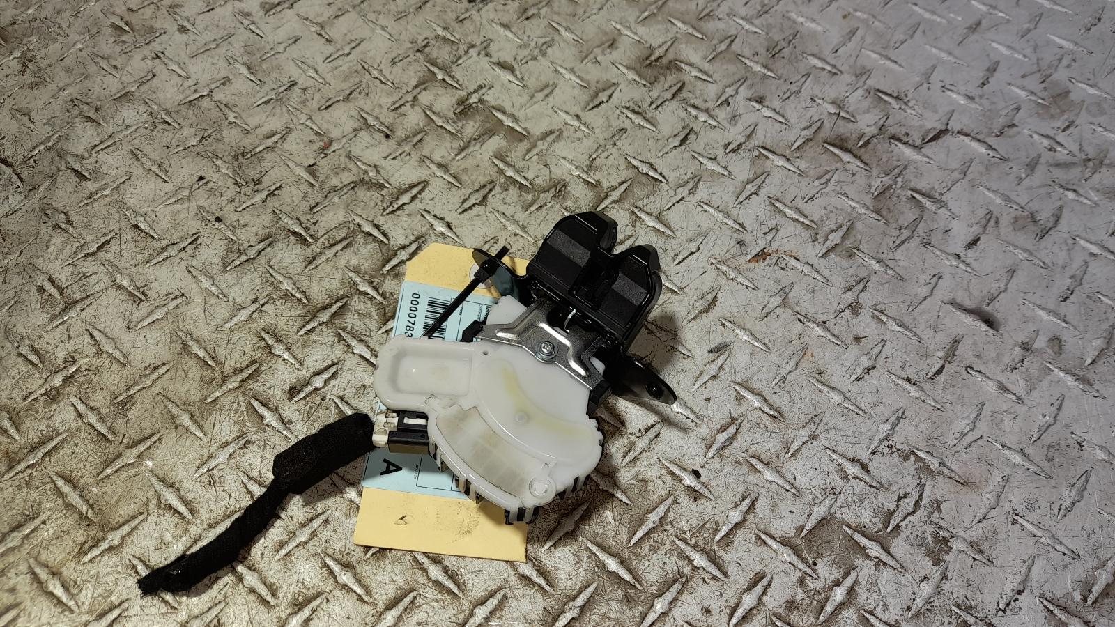 View Auto part Door/Boot/Gate Lock Mazda Cx3 2016