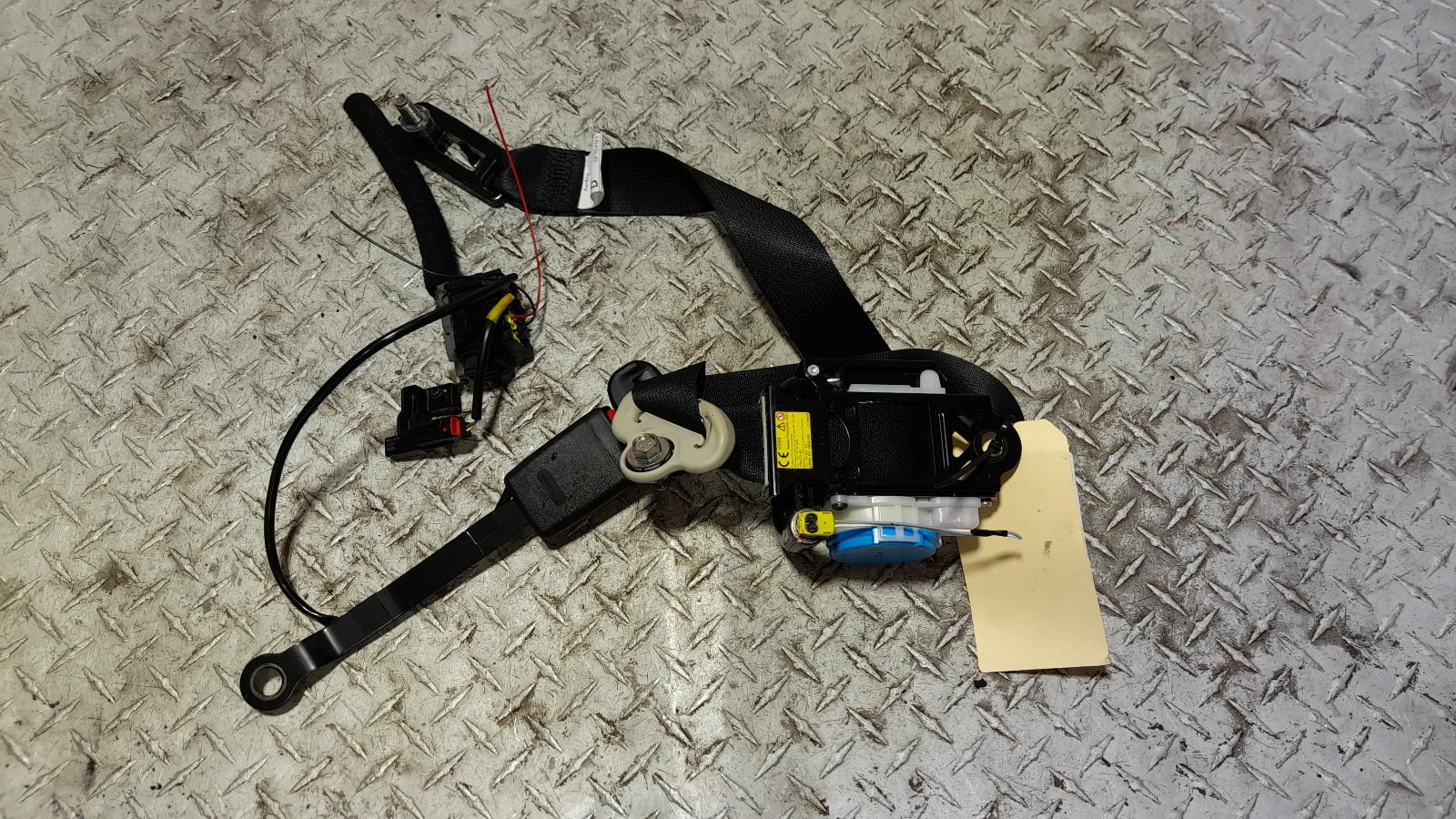 View Auto part Seatbelt/Stalk Mazda Cx3 2016