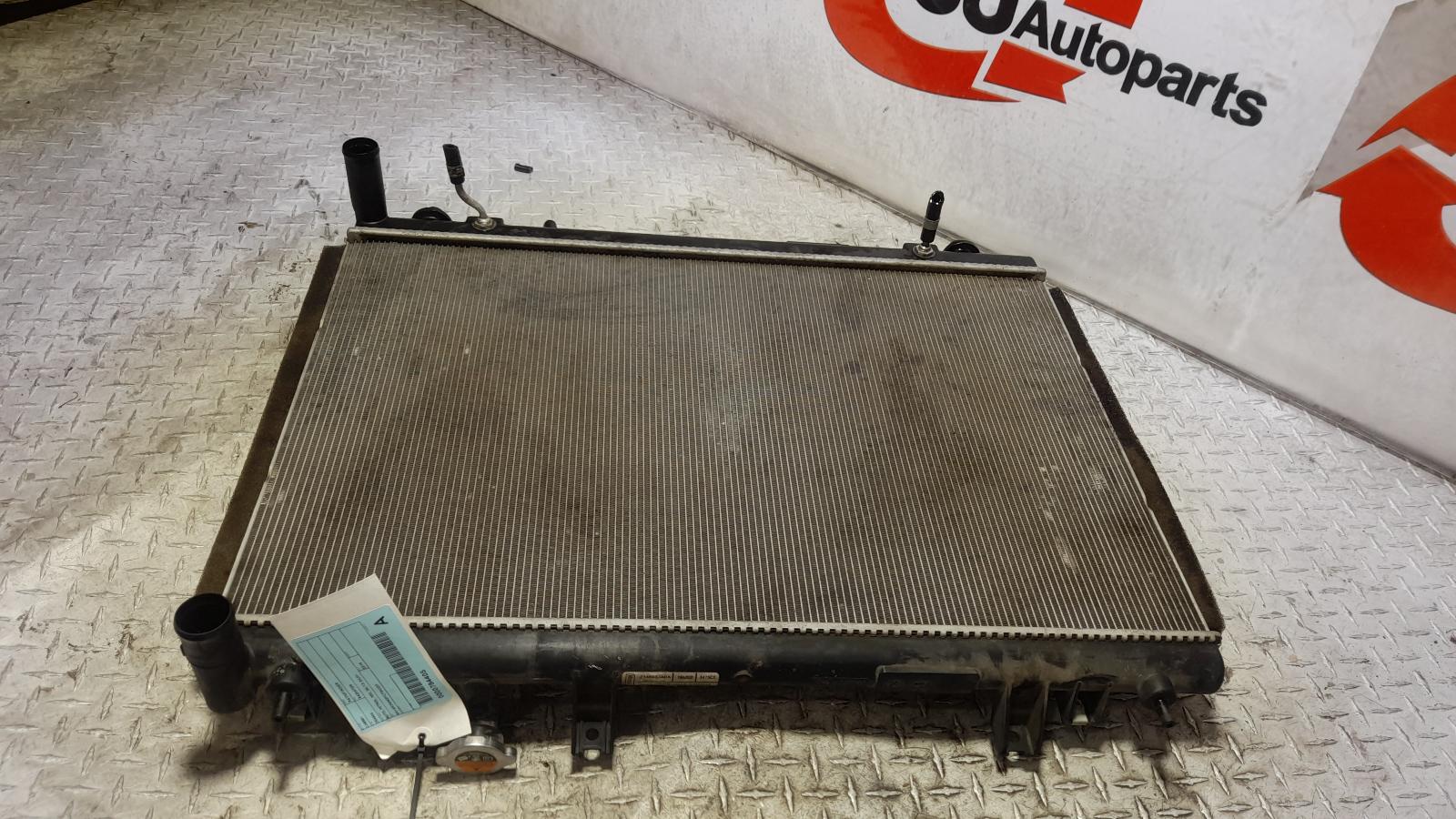 View Auto part Radiator Nissan Pathfinder 2015