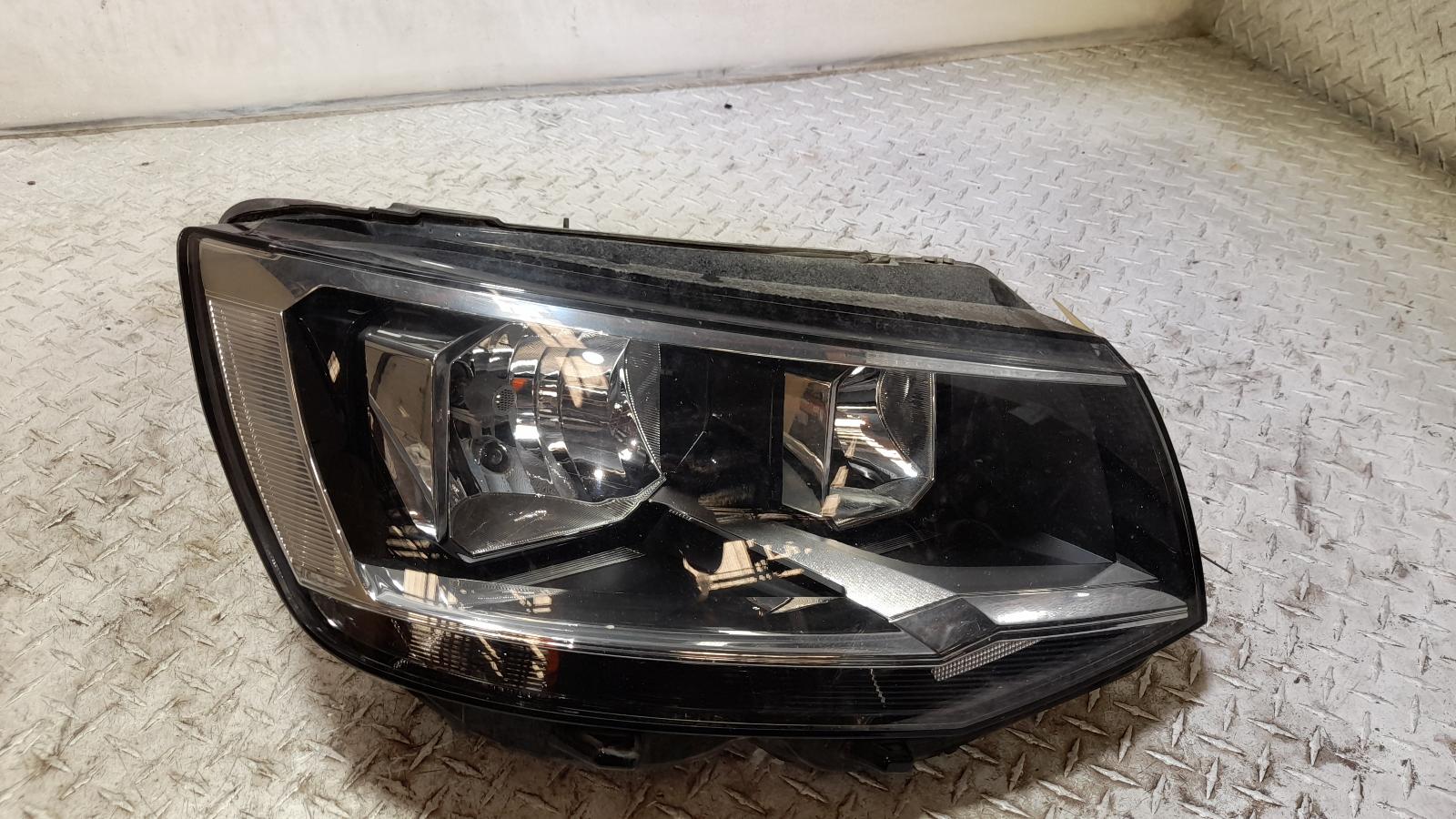 View Auto part Right Headlamp Volkswagen Transporter 2018